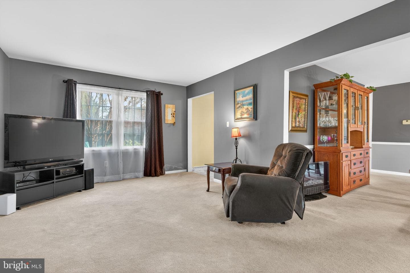 301 E Elmwood Avenue photo 8