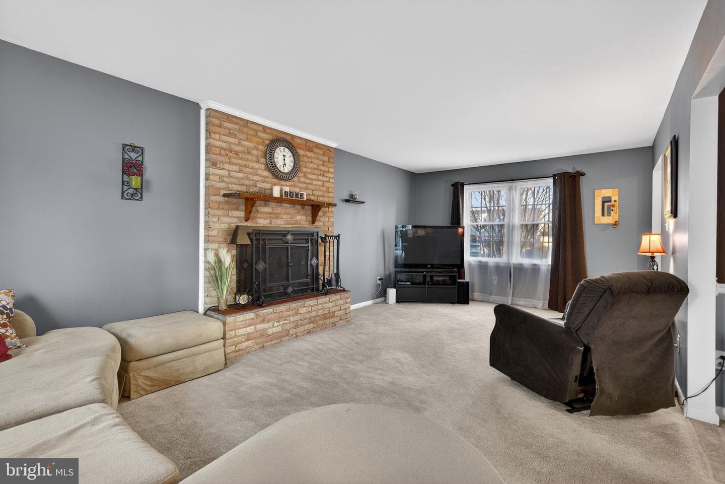 301 E Elmwood Avenue photo 9