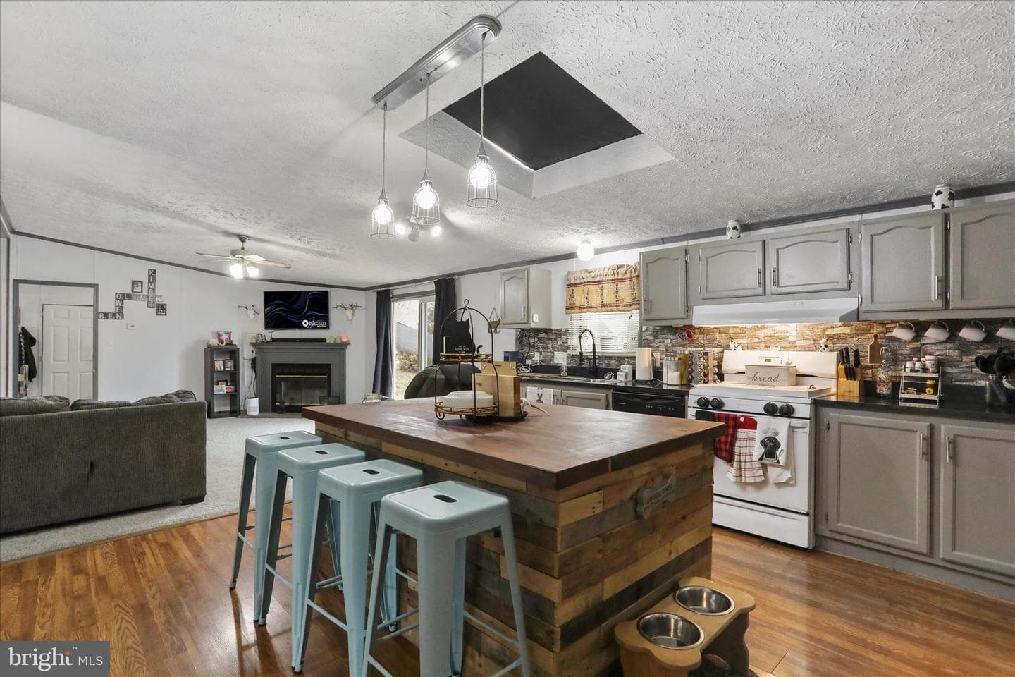 114 Rustic photo 18