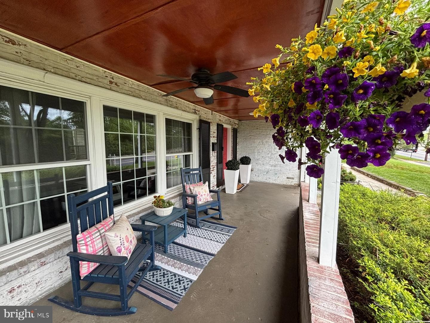 425 Country Club Road photo 3