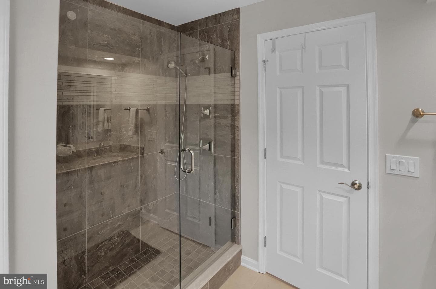 15 Derbyshire Drive photo 44