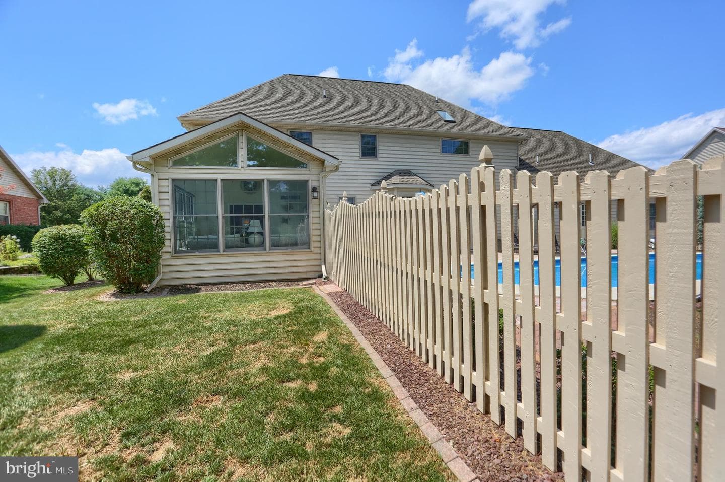 15 Derbyshire Drive photo 5