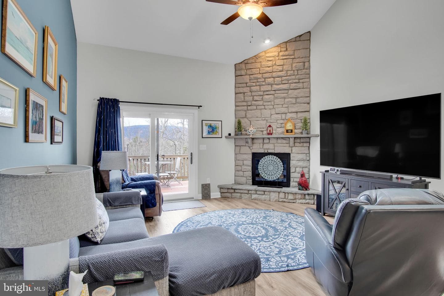 104 Crest View photo 8