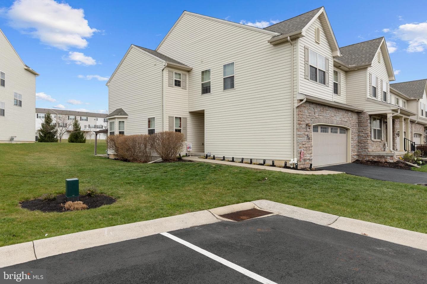 729 Westland Court photo 4