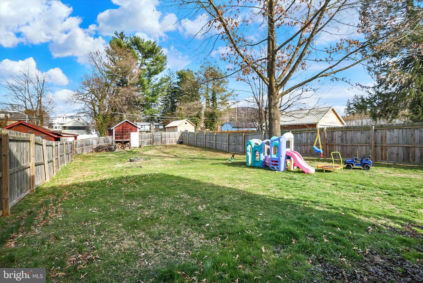 212 Chestnut Street photo 27