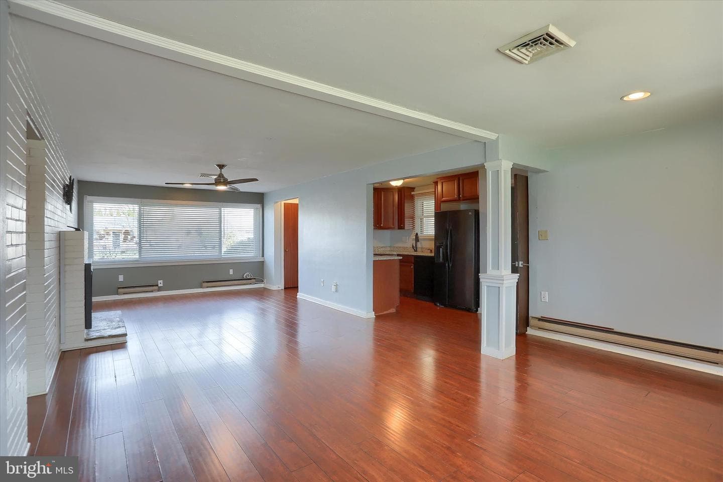 550 Walton Street photo 7
