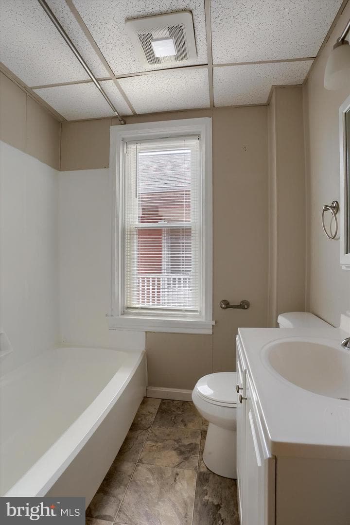 347 E Louther Street photo 18