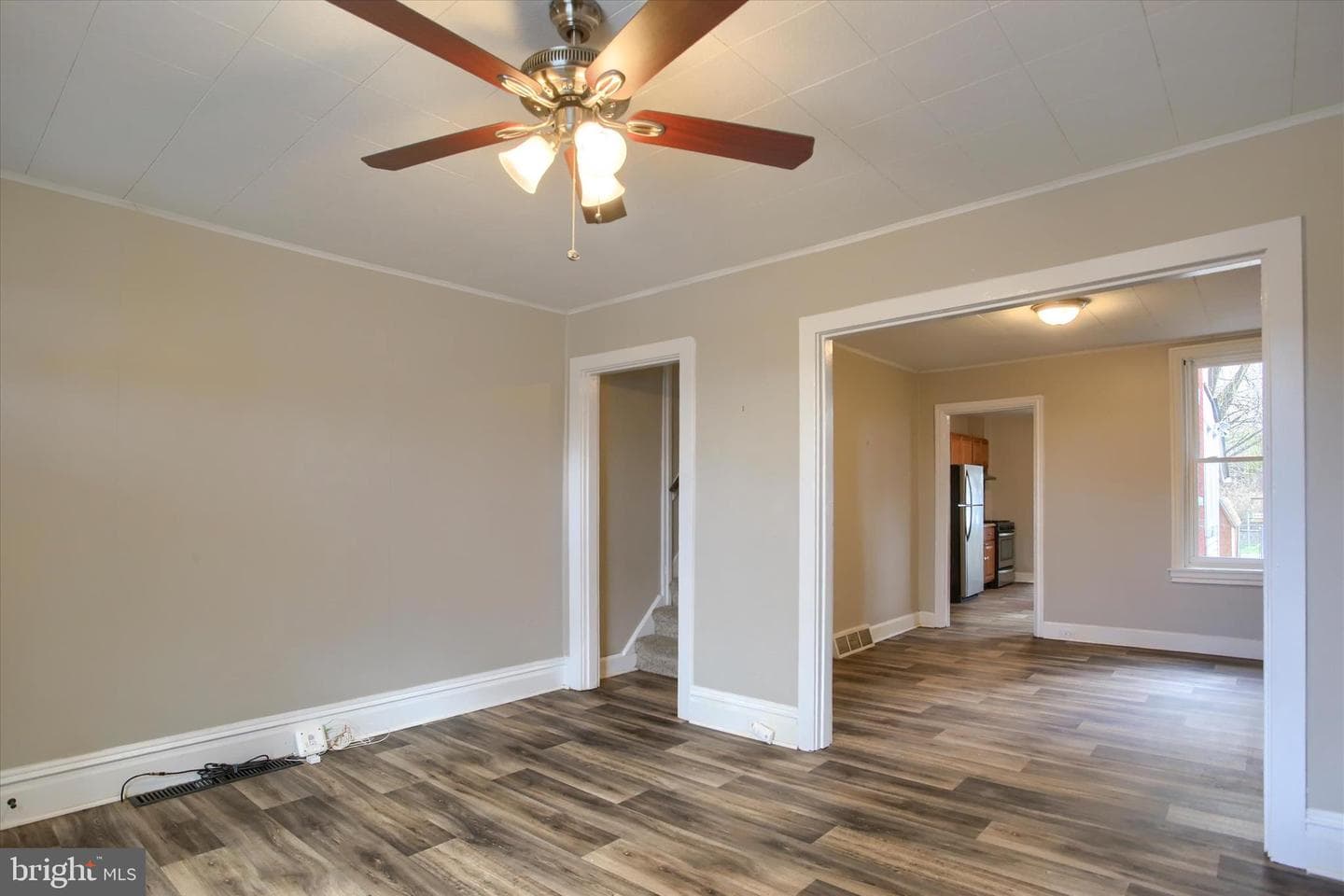 347 E Louther Street photo 5