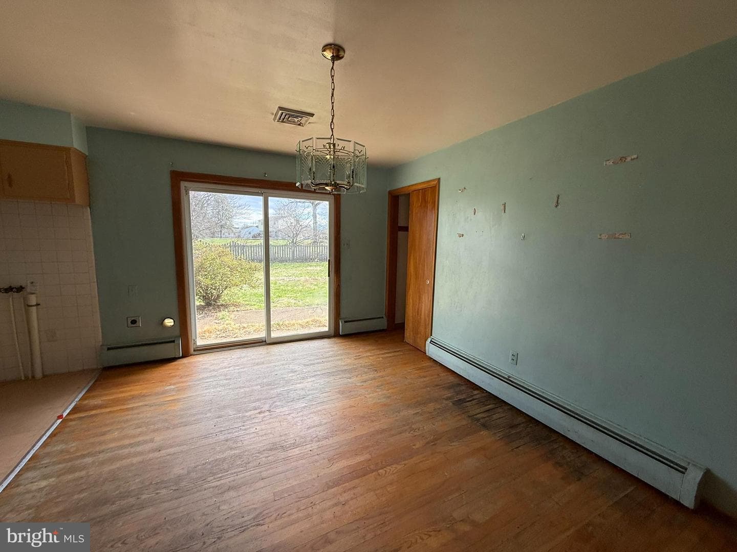 1006 Charles Street photo 3