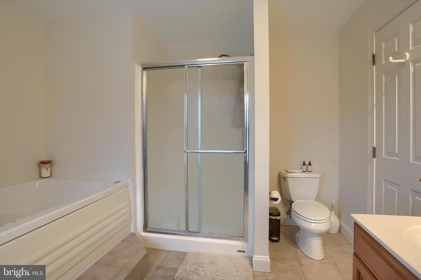 203 Friar Court photo 36