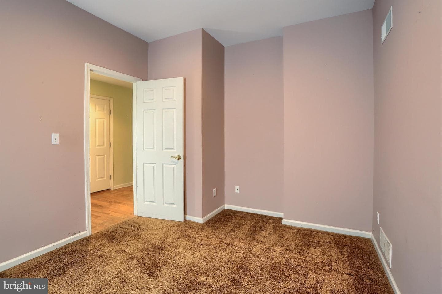 28 Longwood Drive photo 18