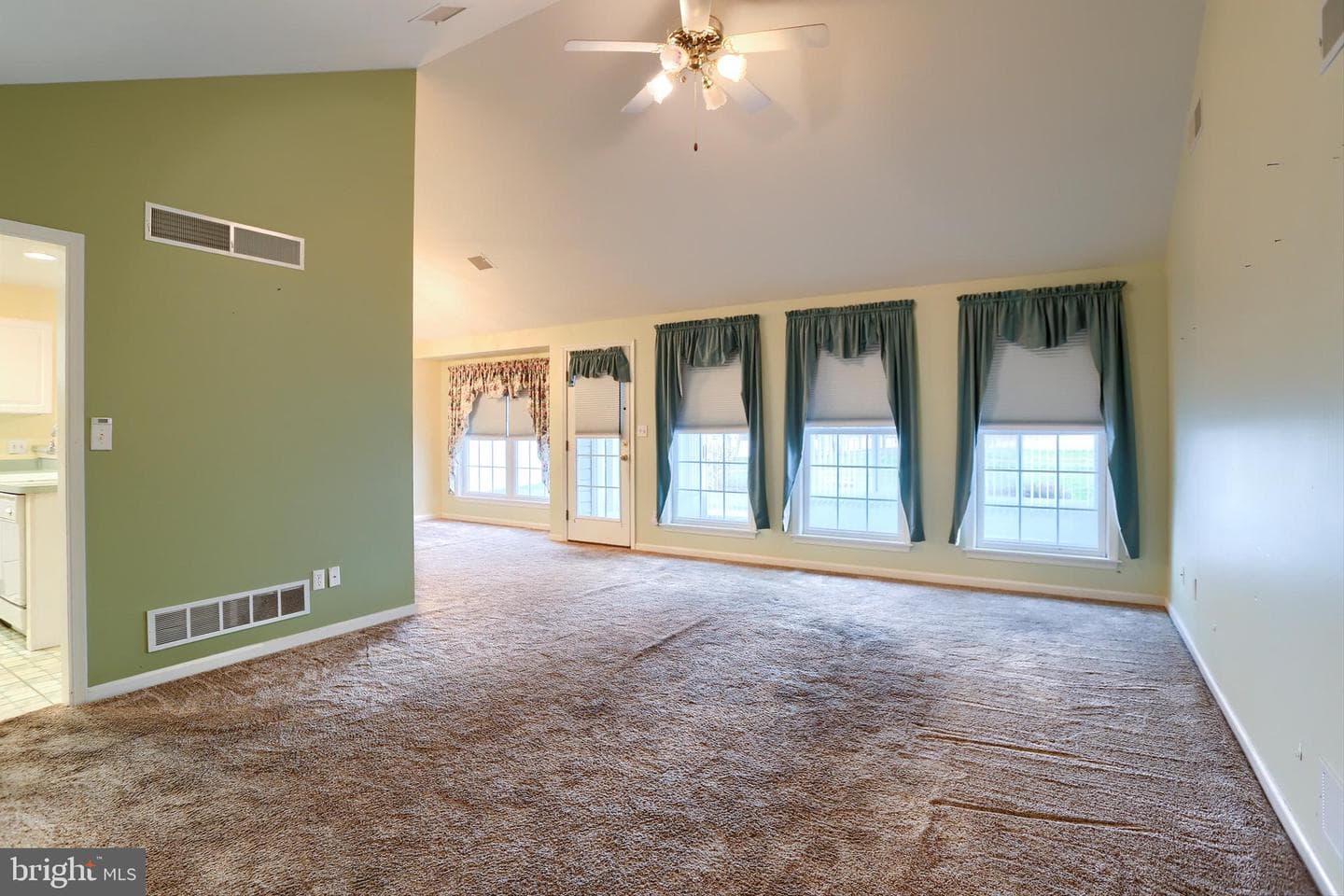 28 Longwood Drive photo 5