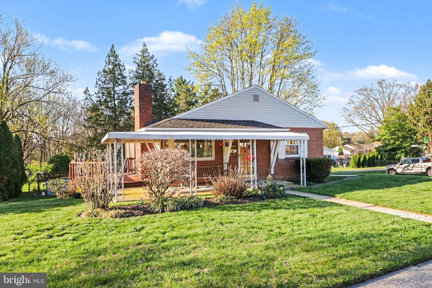 1803 Willow Road photo 3