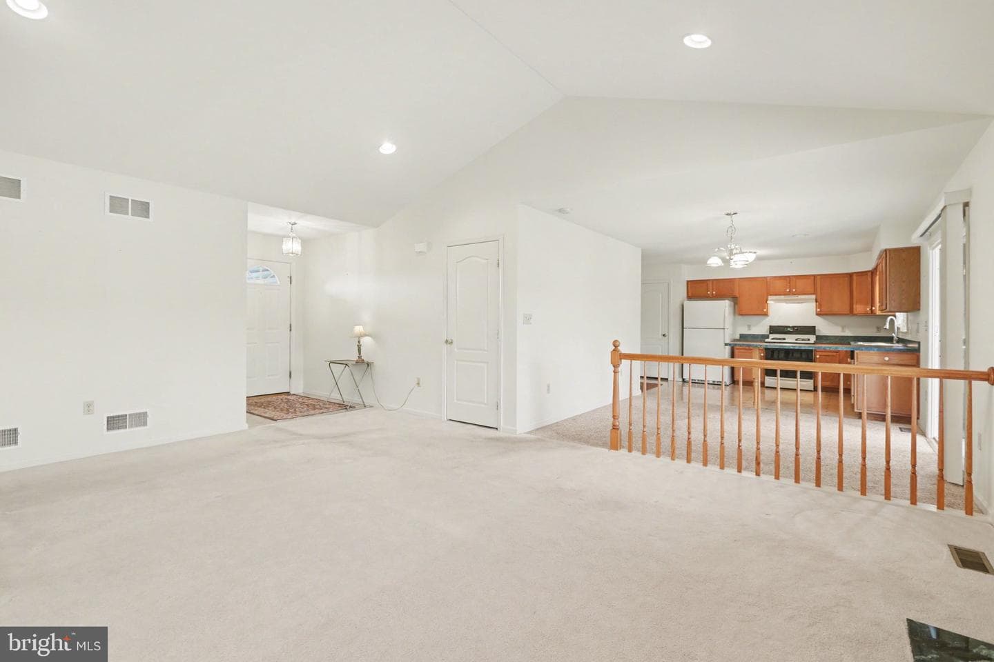 33 Blue Spruce Drive photo 11