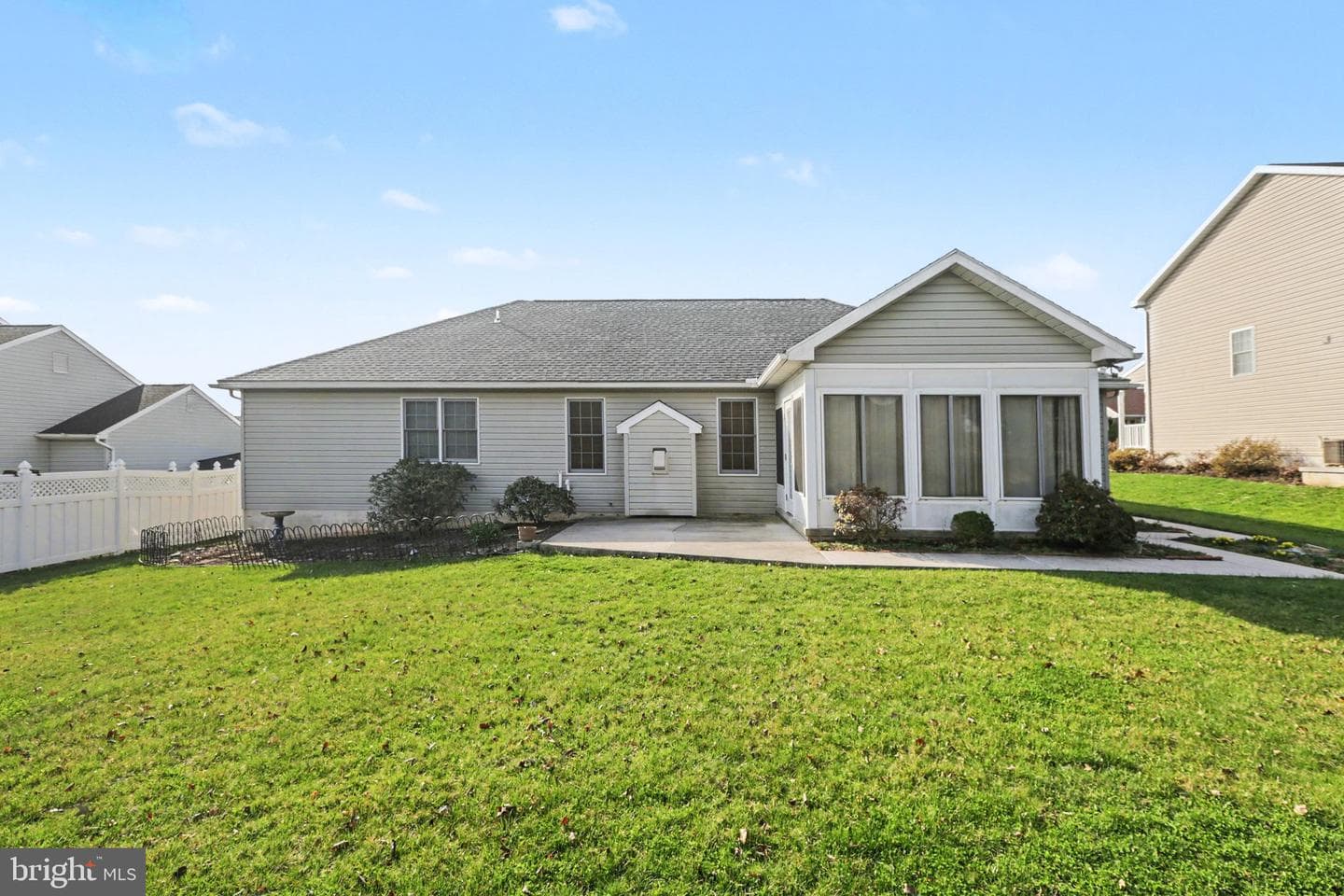 33 Blue Spruce Drive photo 6