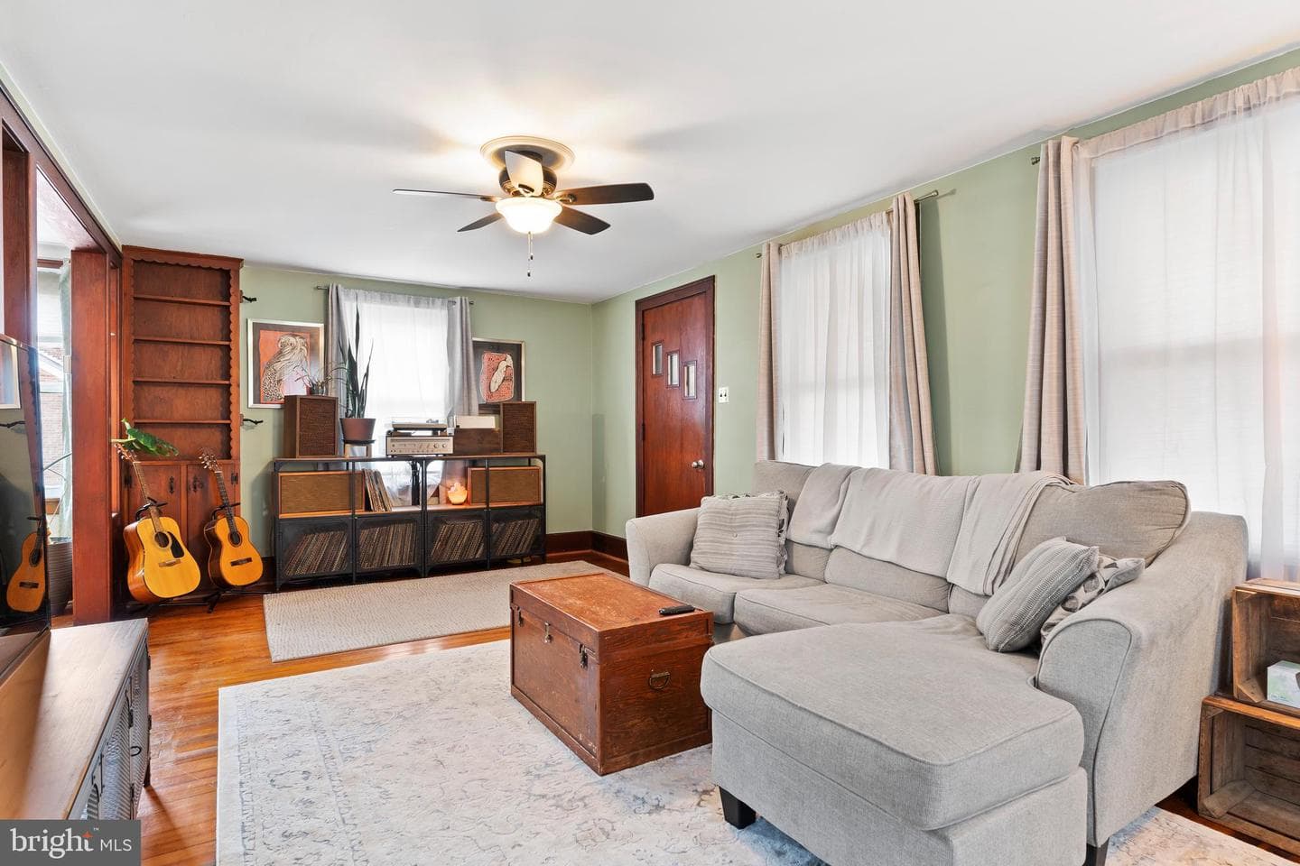 609 N East Street photo 4
