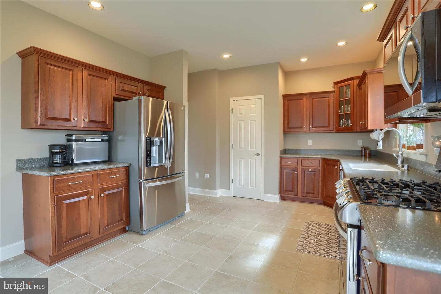 1720 Sawyer Lane photo 17