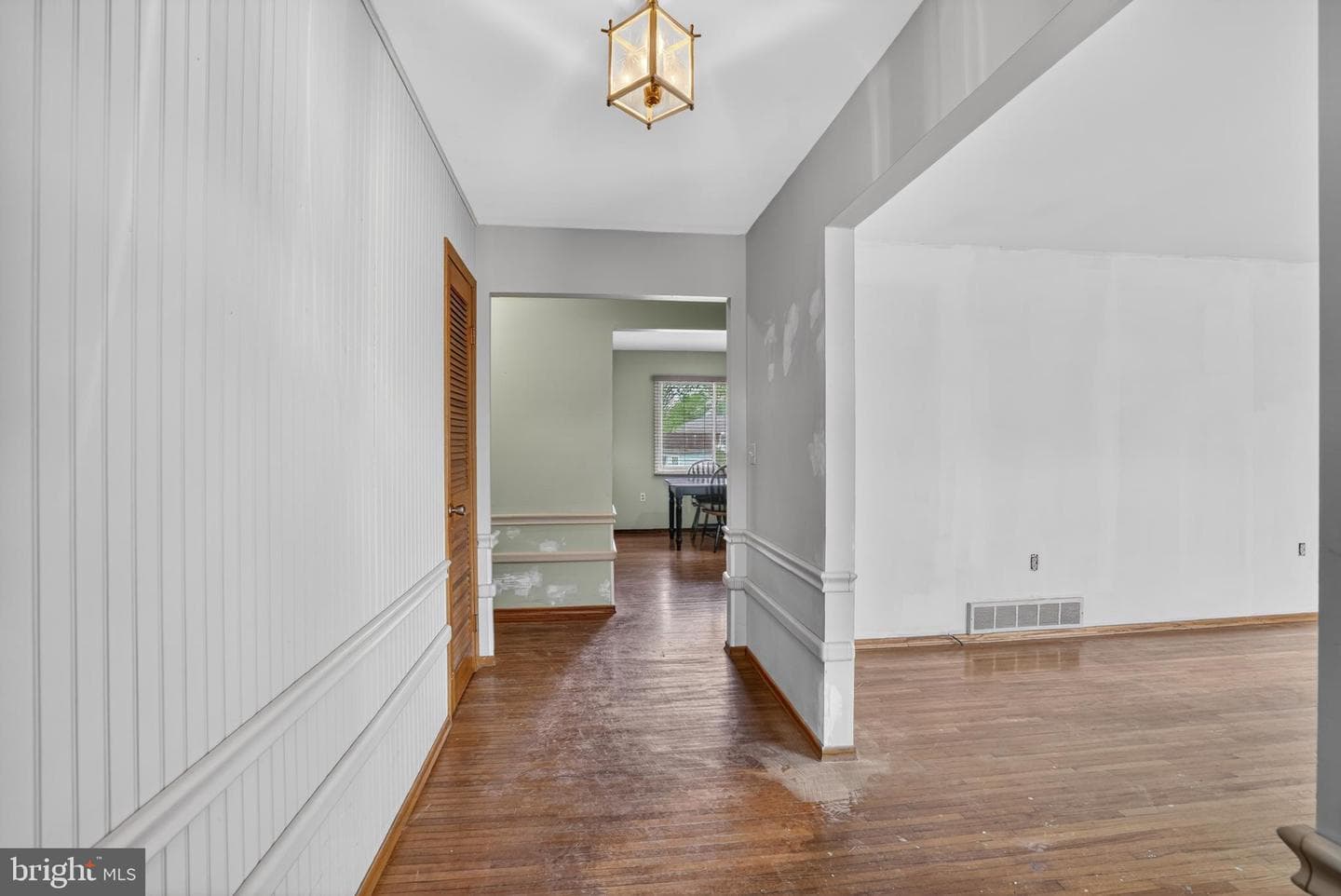 913 Gobin Street photo 10