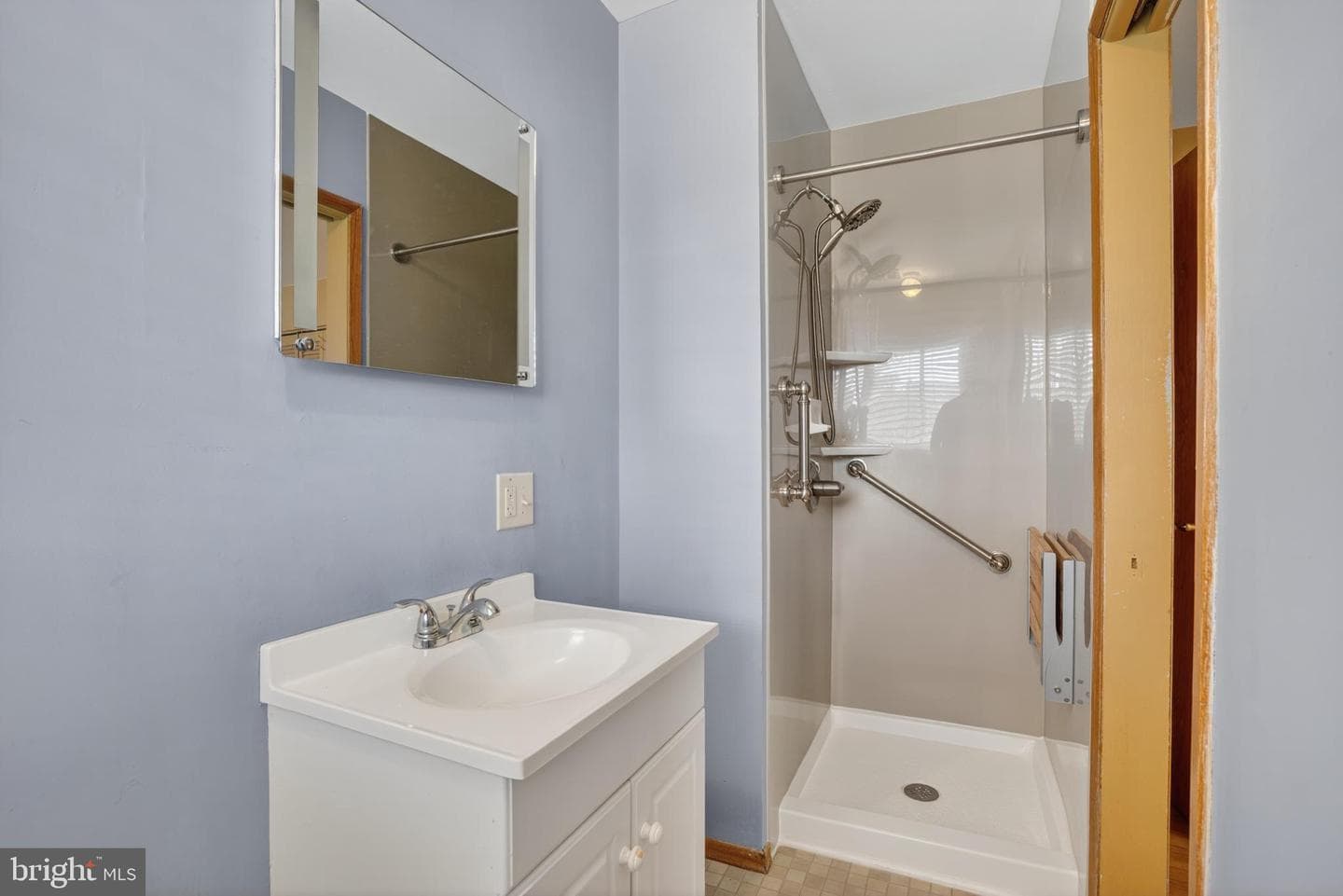 913 Gobin Street photo 26