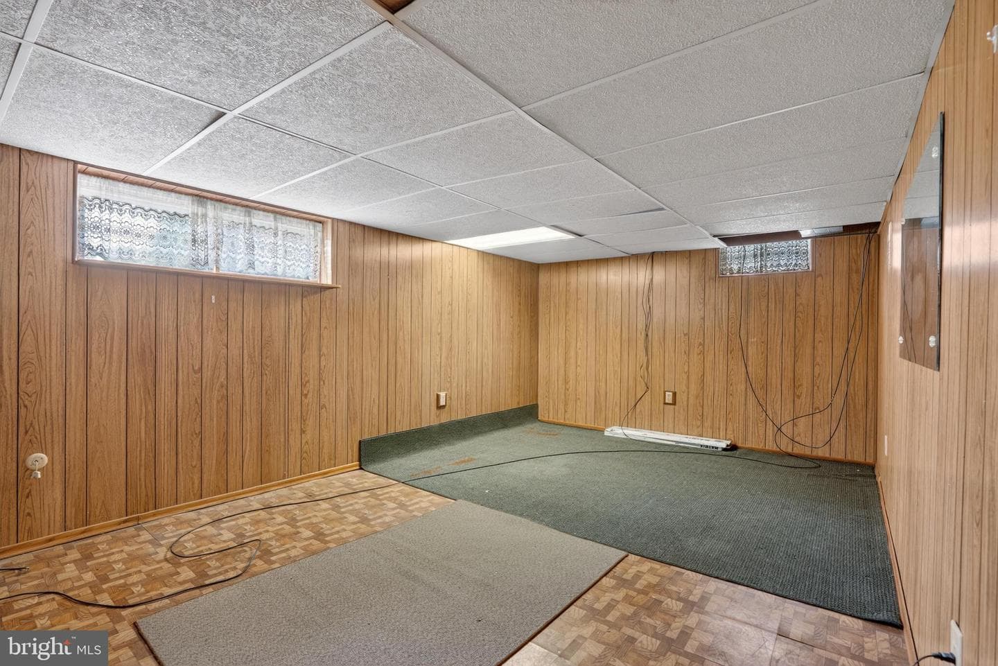 913 Gobin Street photo 34