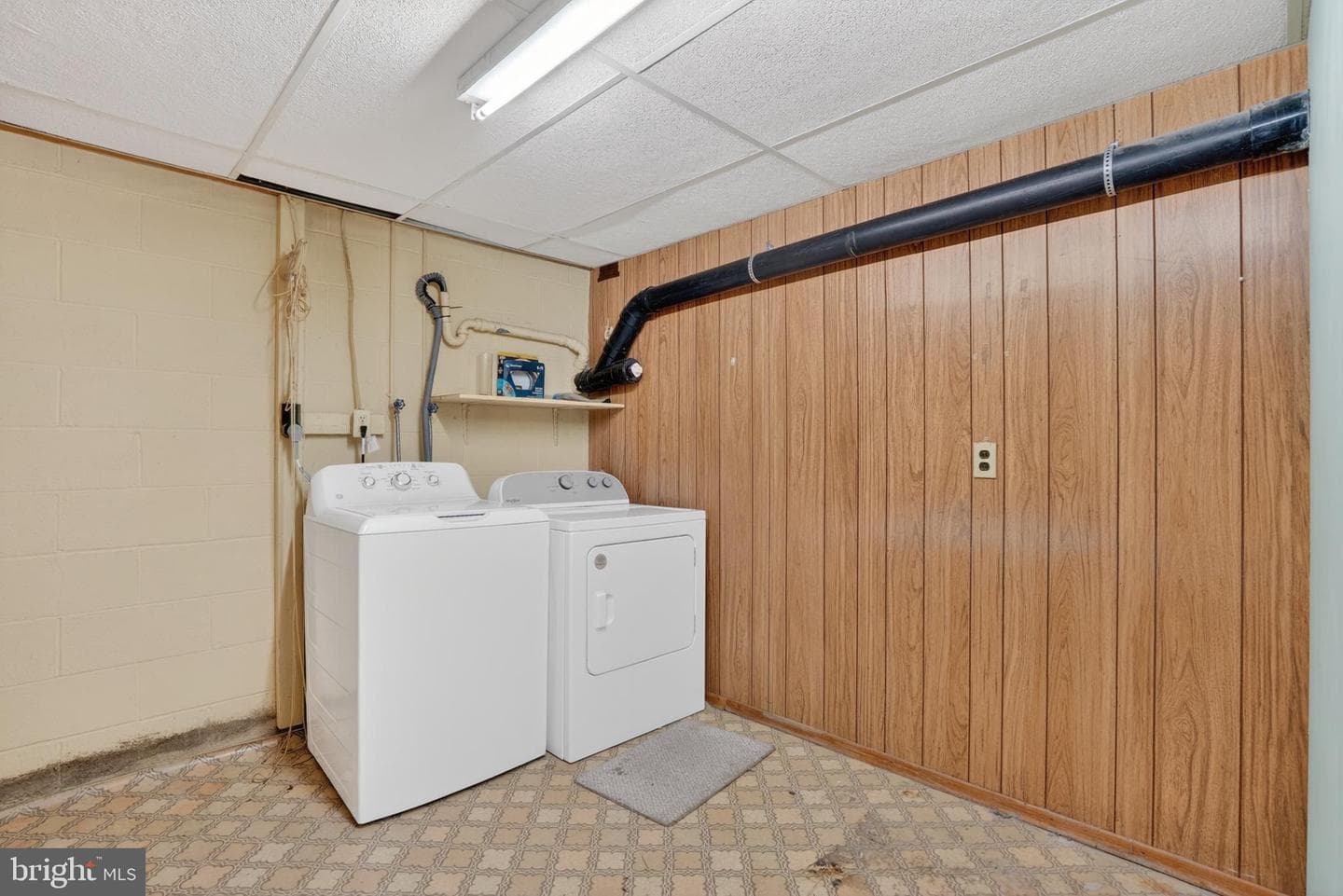 913 Gobin Street photo 37