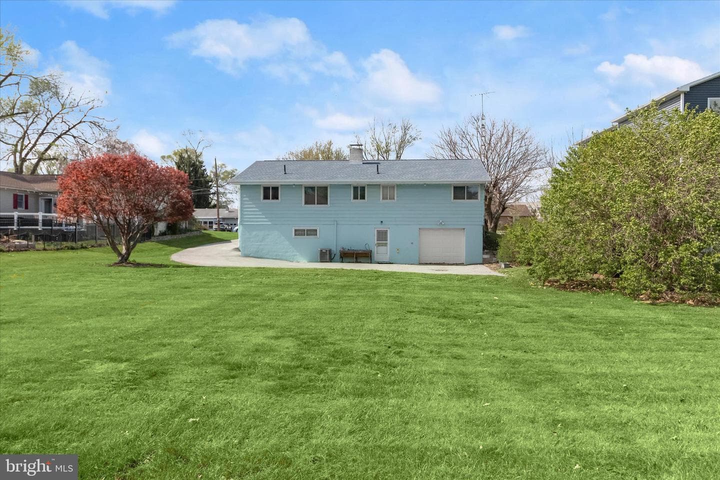 913 Gobin Street photo 43