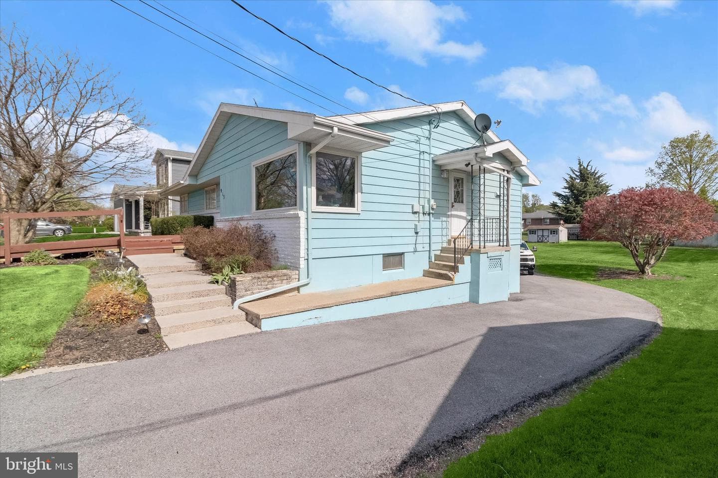 913 Gobin Street photo 44