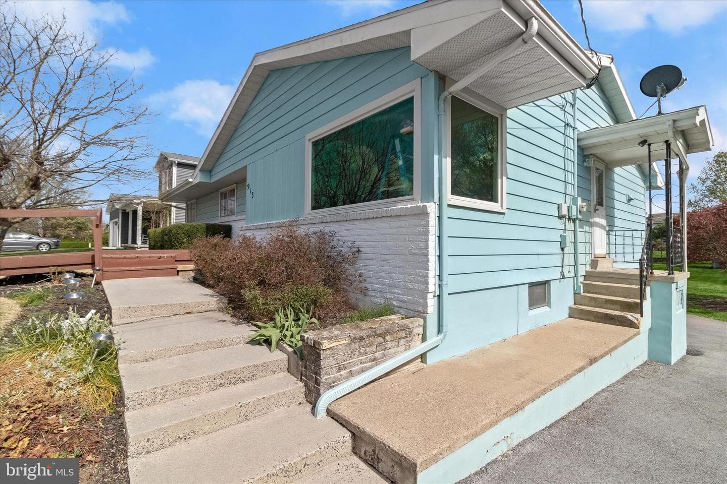 913 Gobin Street photo 5