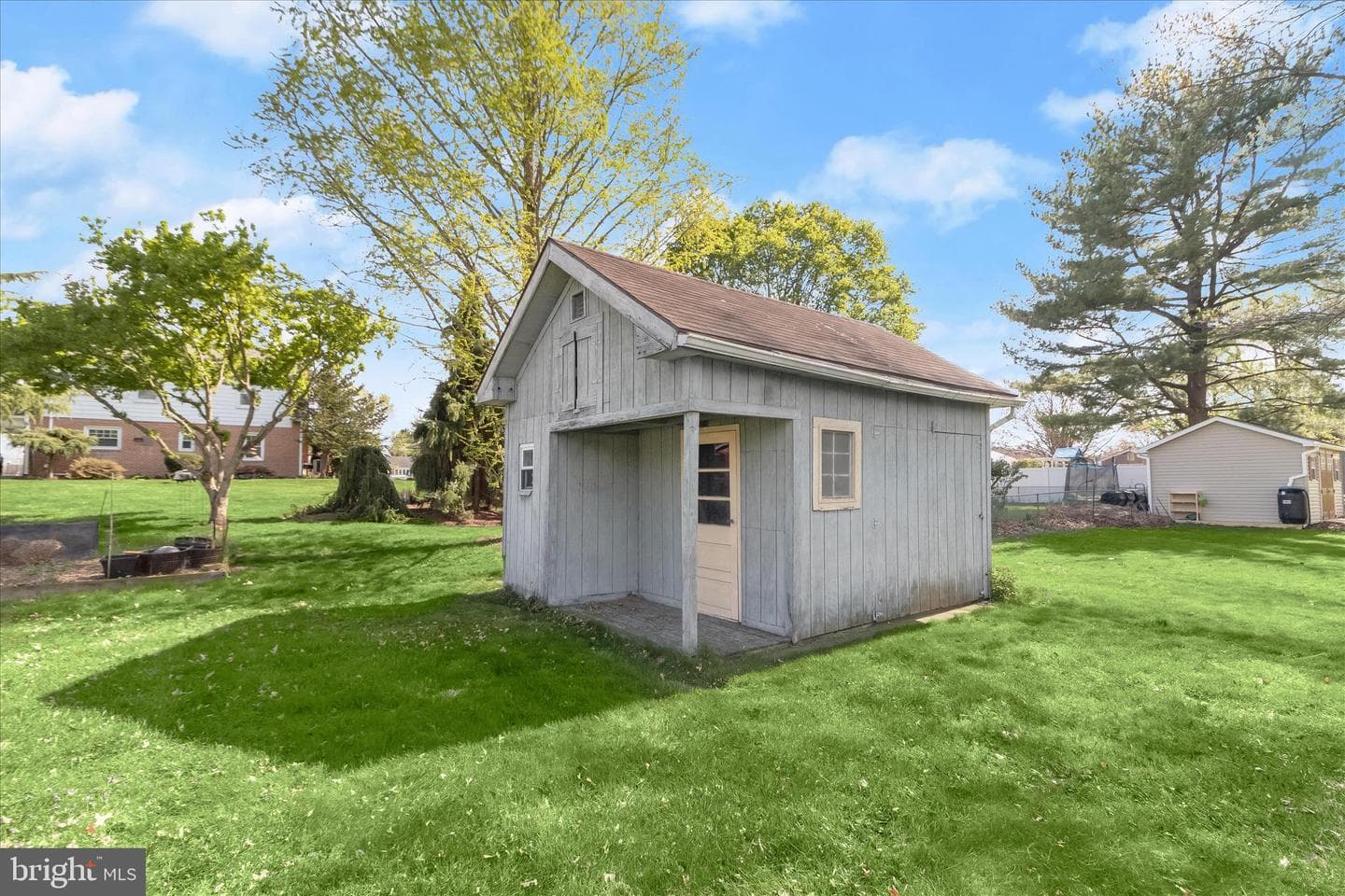 913 Gobin Street photo 50