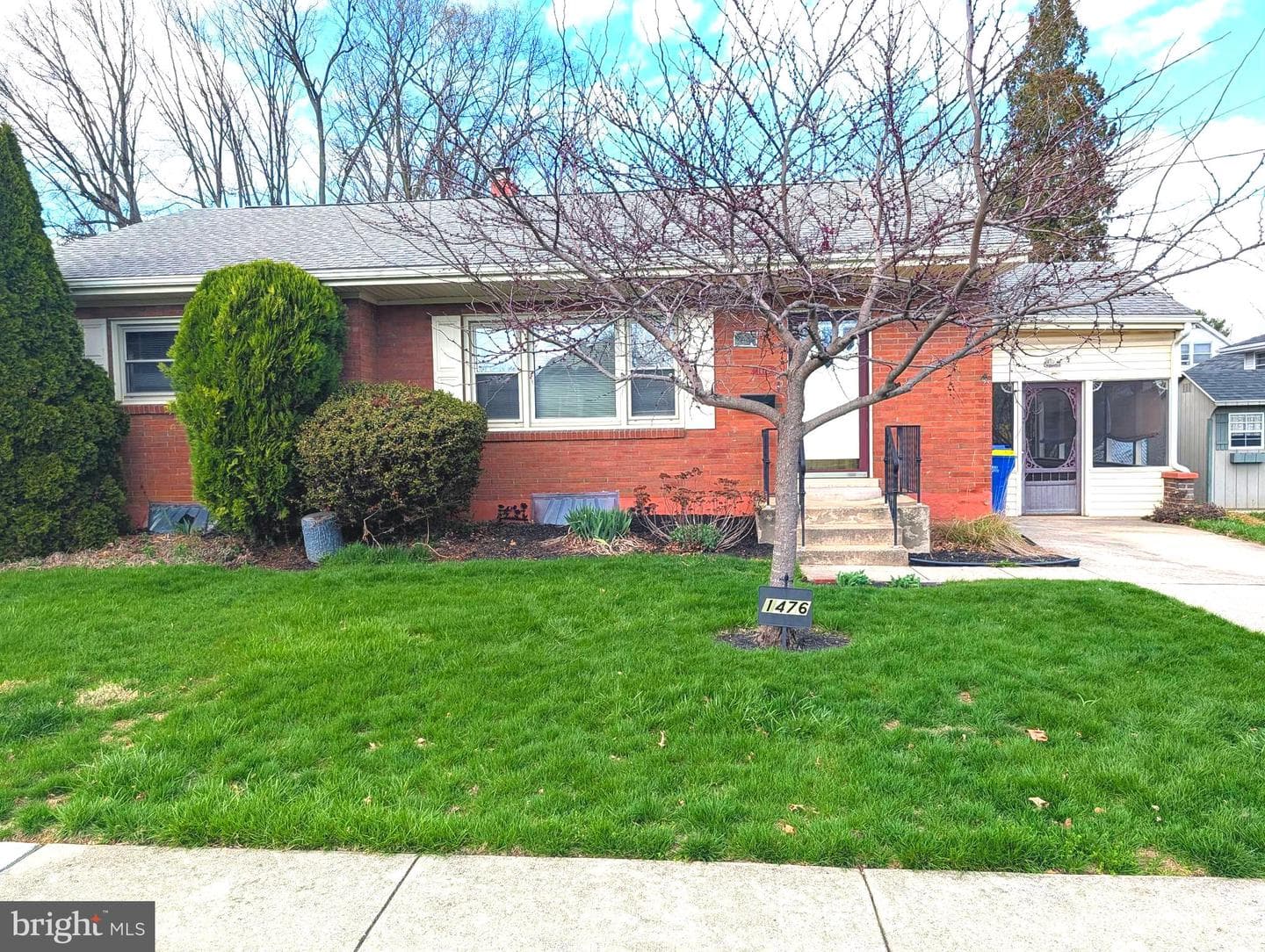 1476 Brandt Avenue photo 2