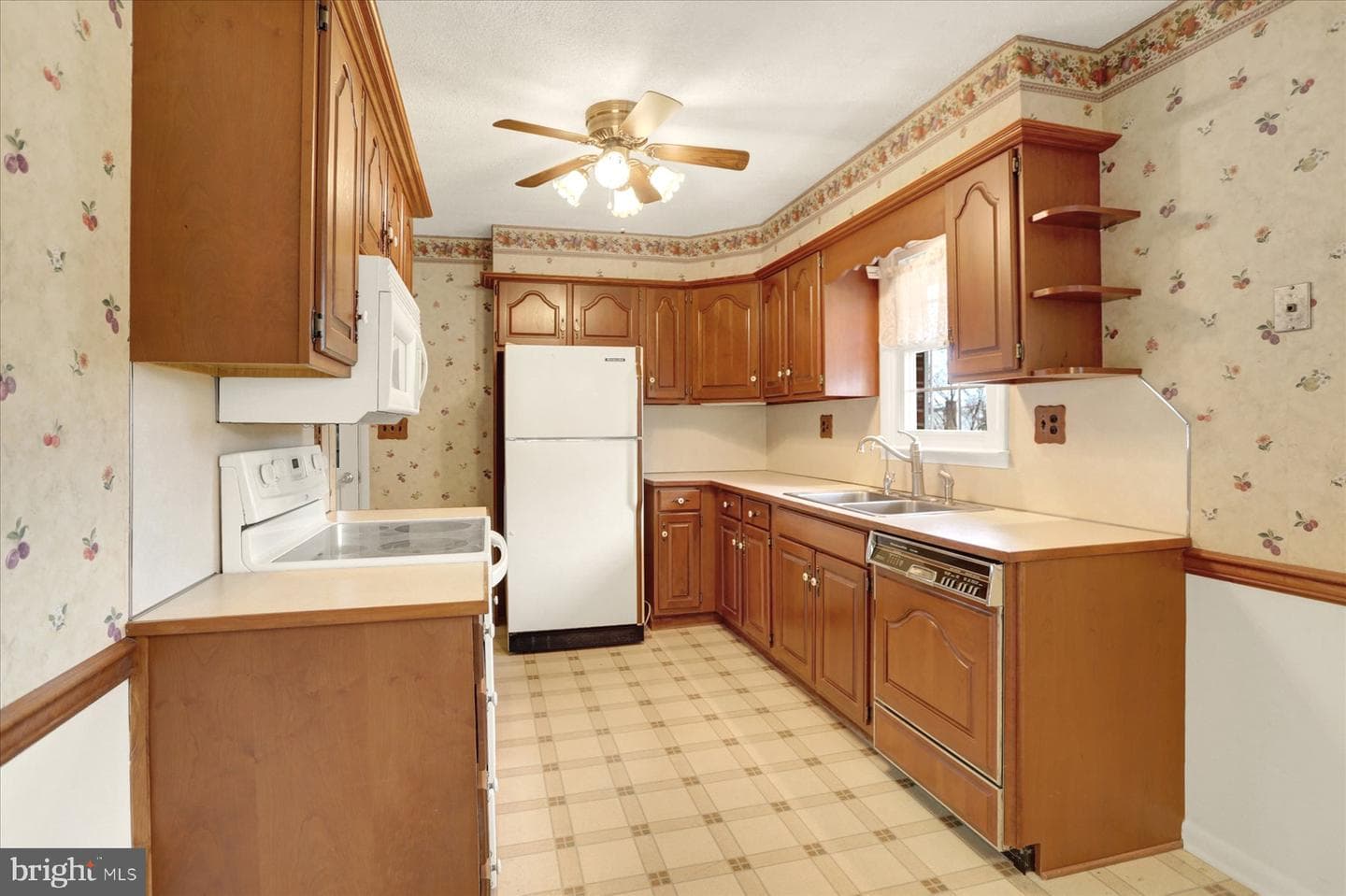 323 Evergreen Street photo 7