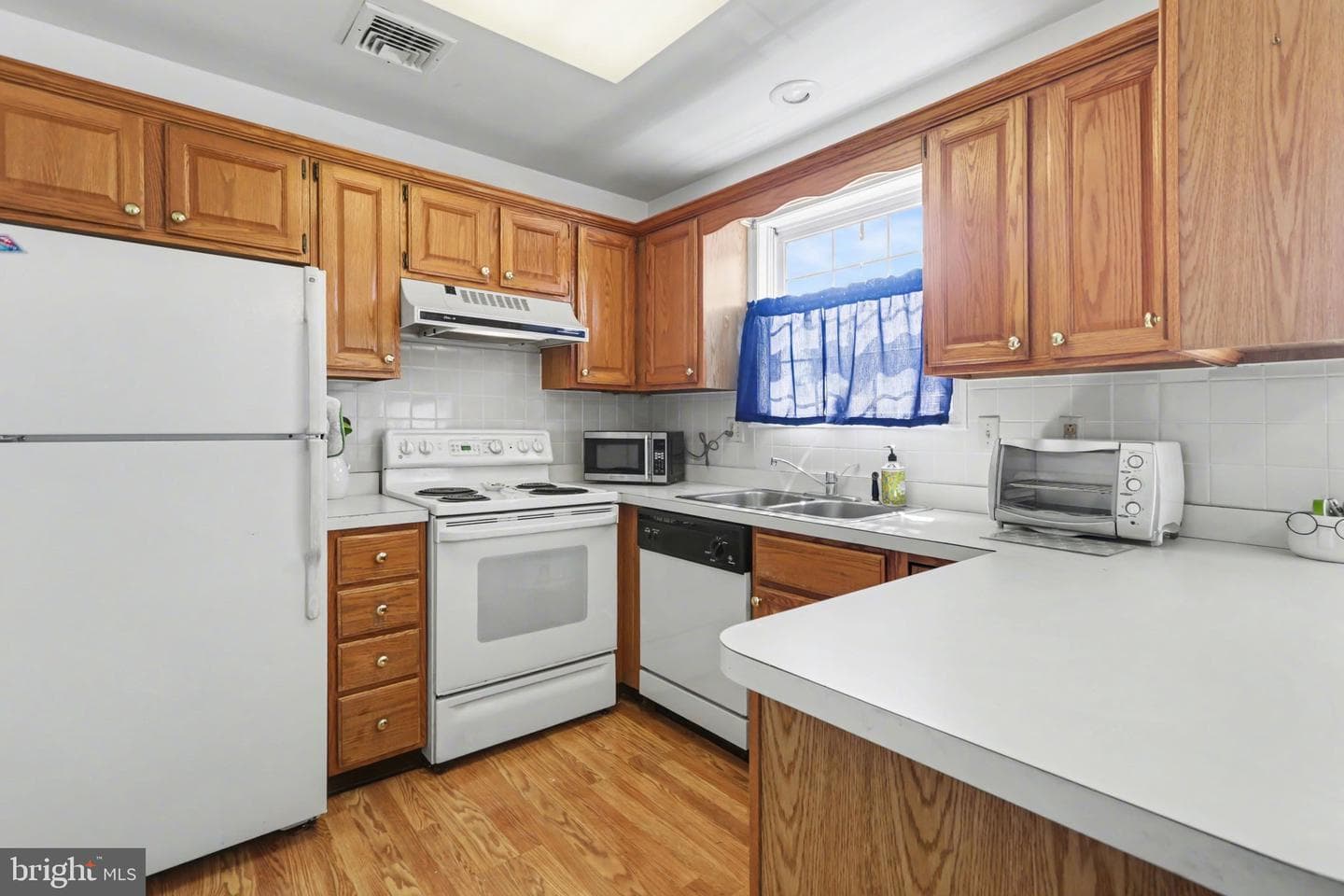 126 W Portland Street photo 8