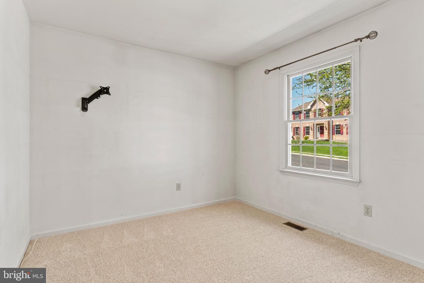 914 Maplewood Lane photo 19