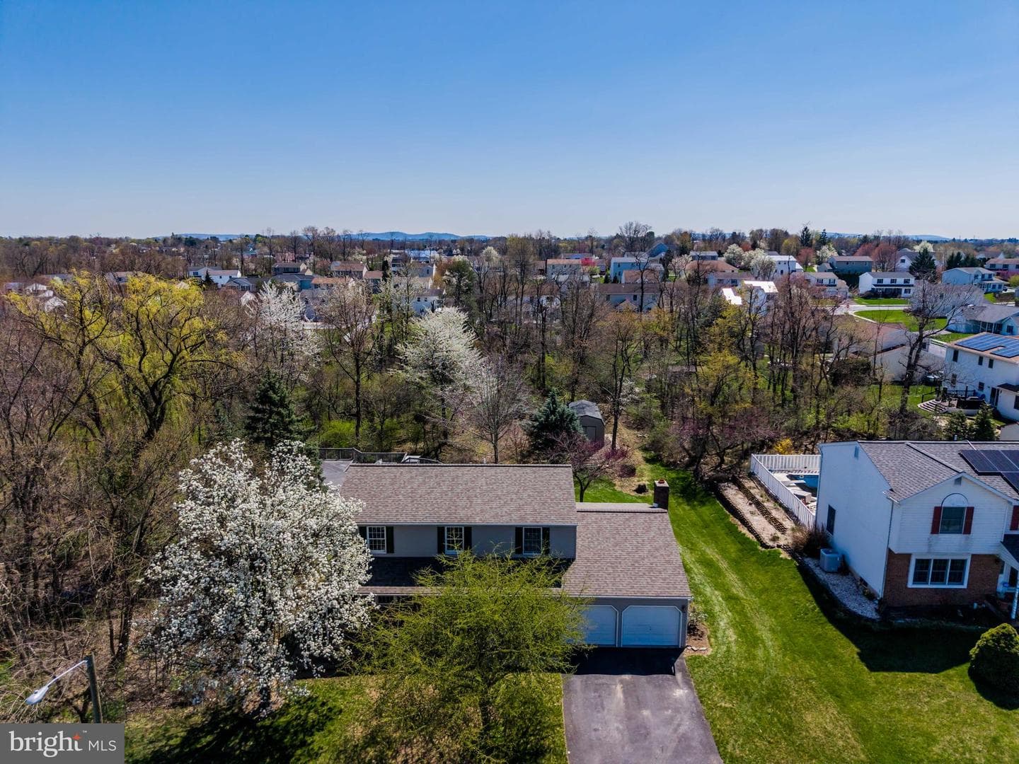 914 Maplewood Lane photo 45