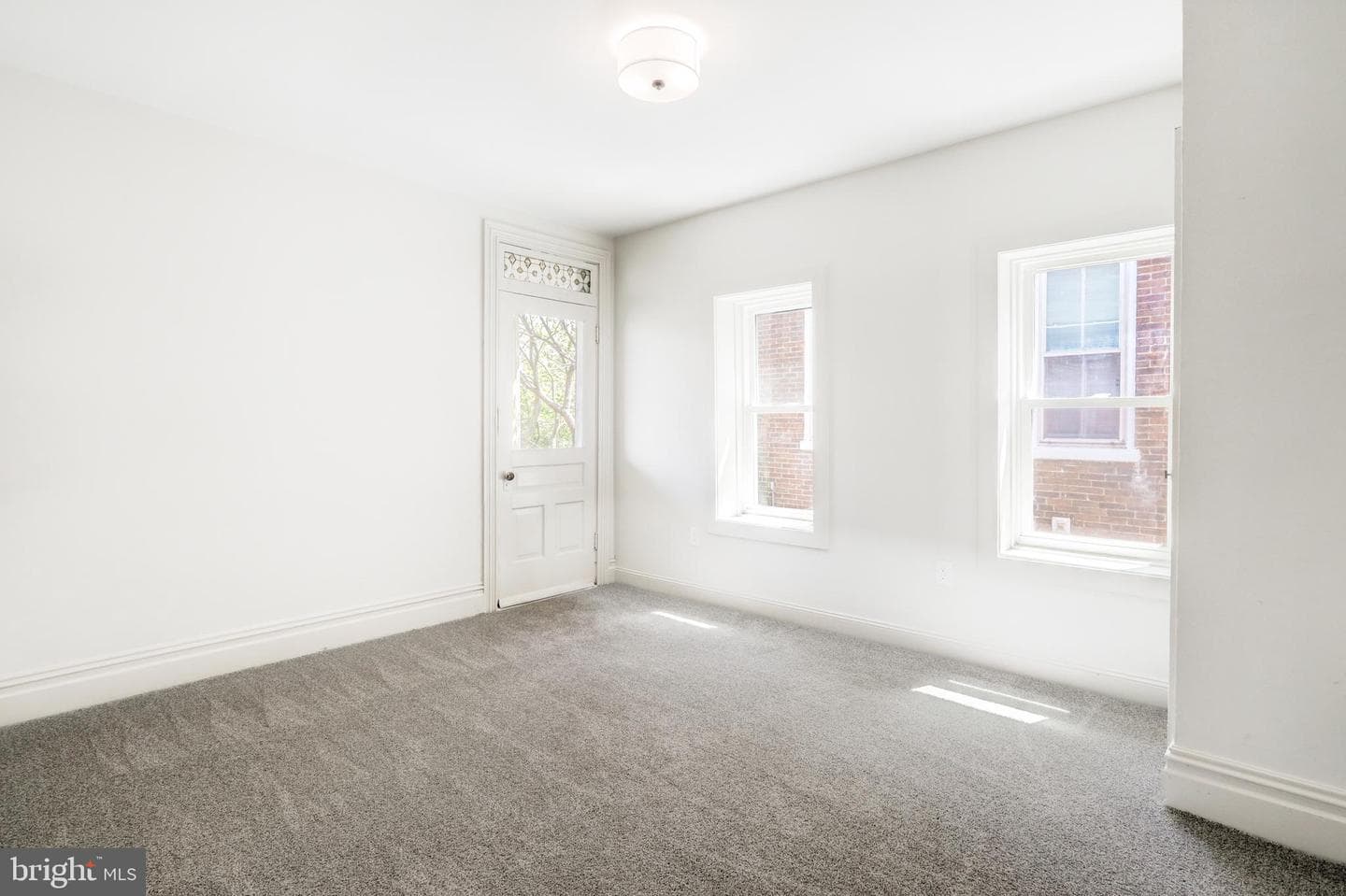 225 N College Street photo 15