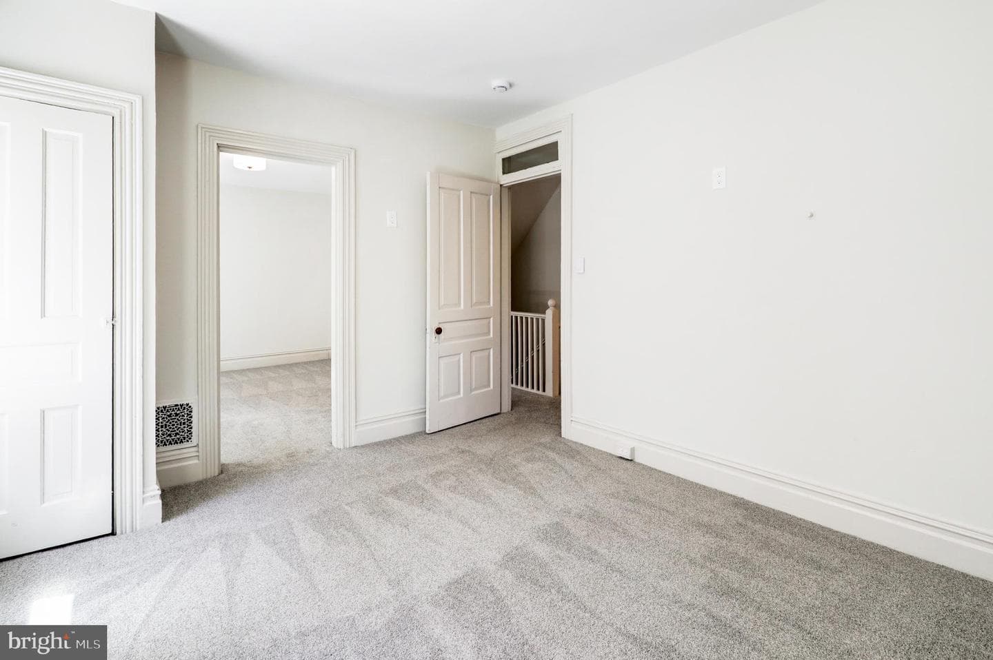 225 N College Street photo 16