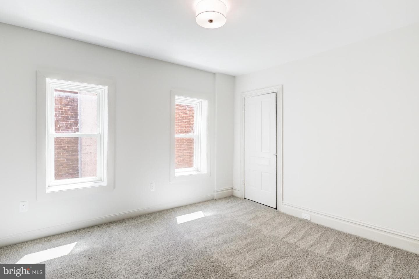 225 N College Street photo 17