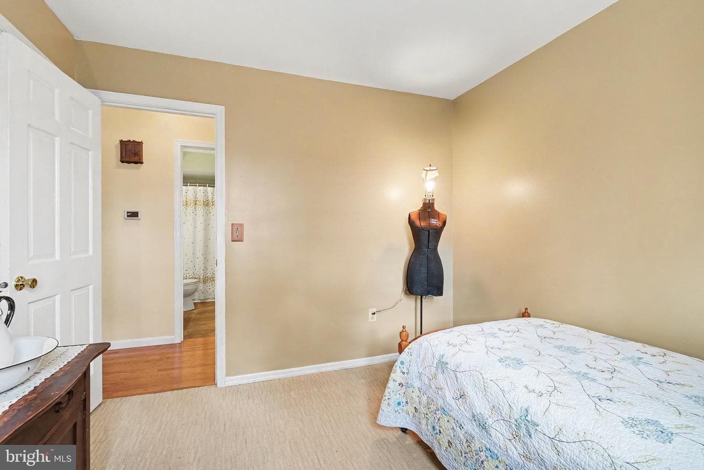 300 Thomas Drive photo 13