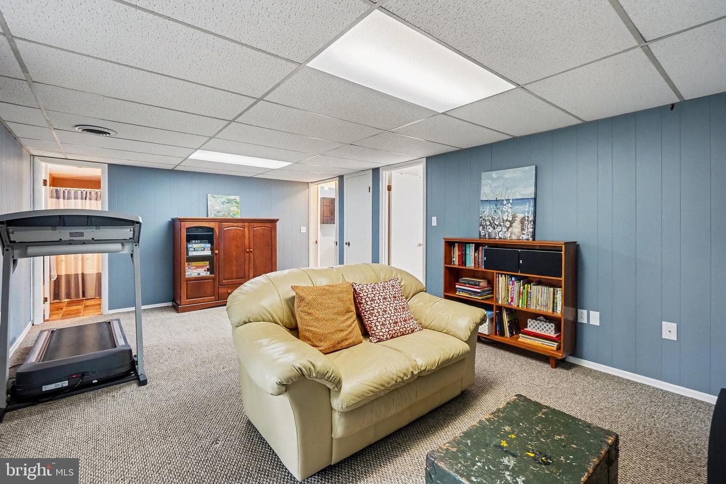 300 Thomas Drive photo 15