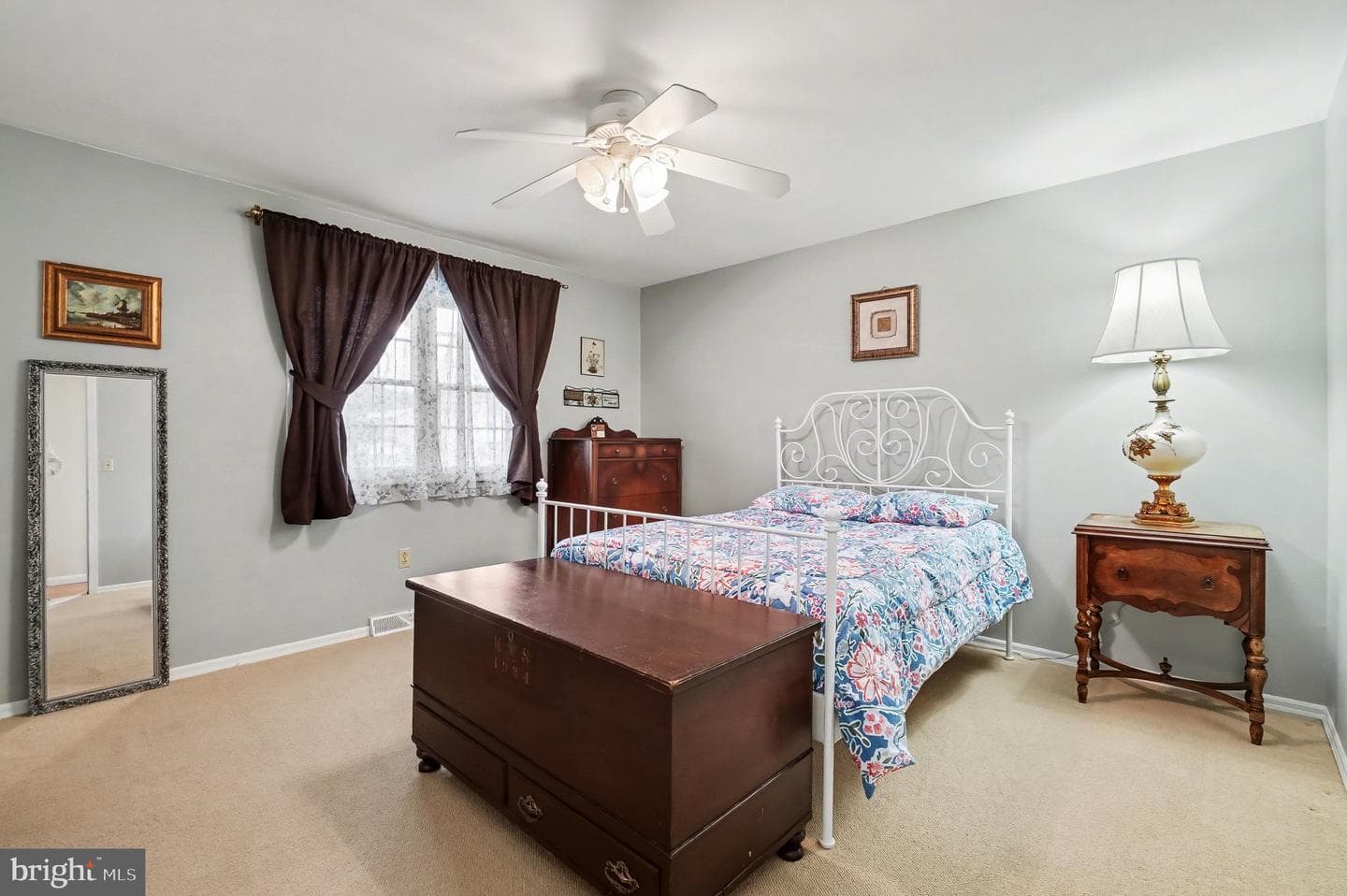 300 Thomas Drive photo 18