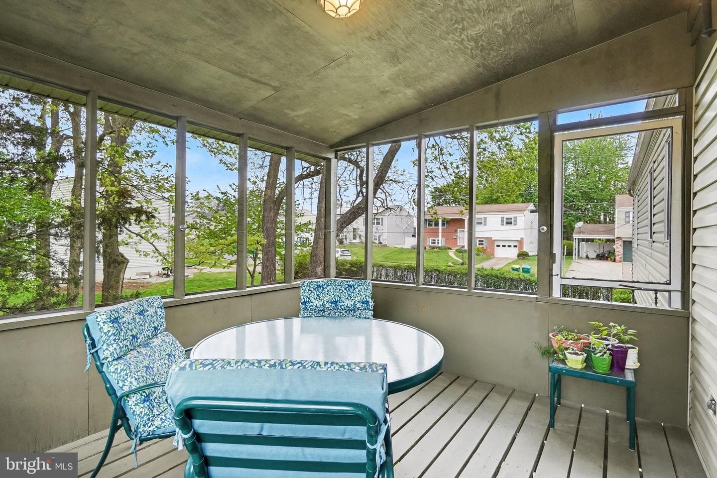 300 Thomas Drive photo 27
