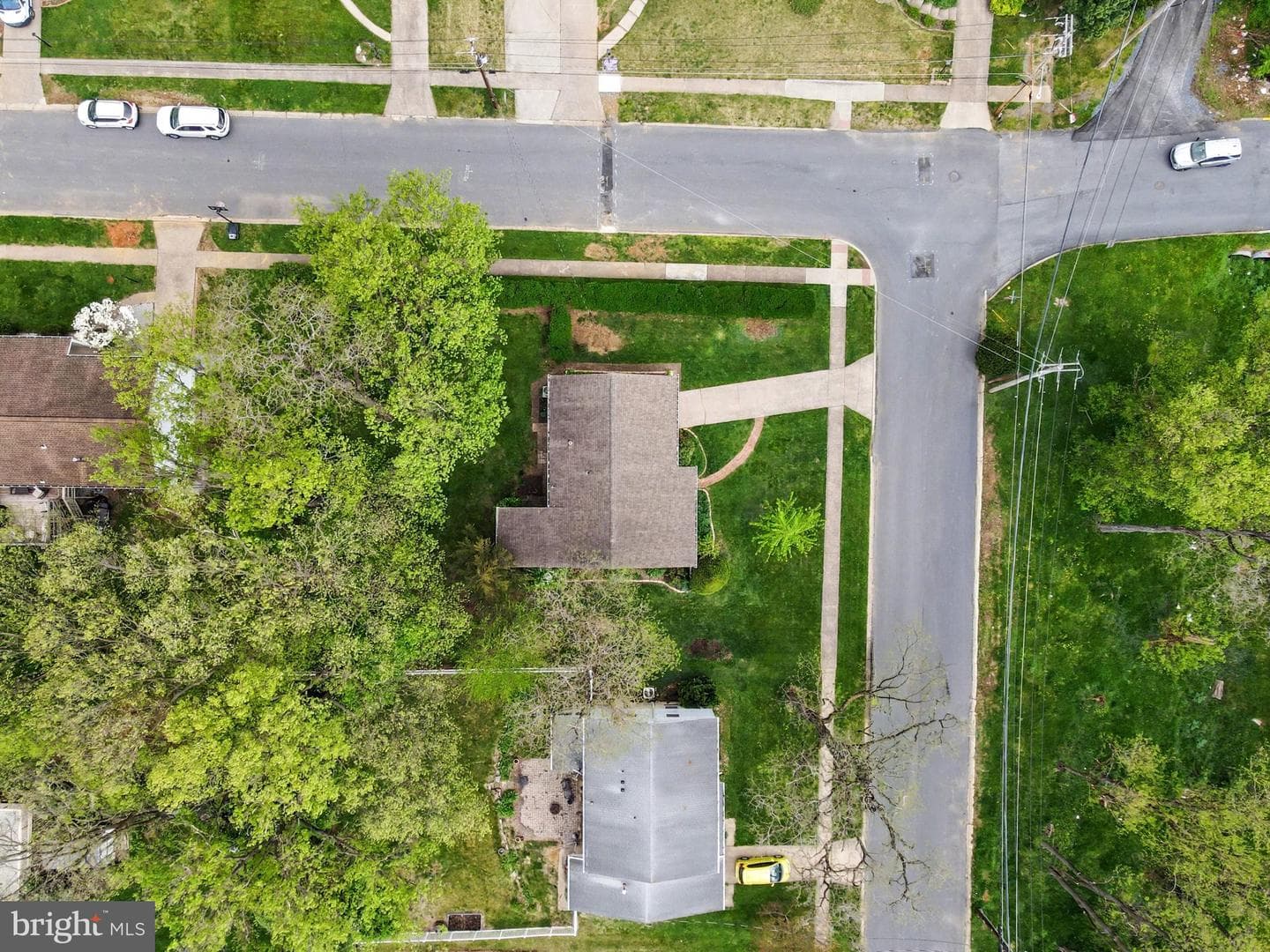 300 Thomas Drive photo 36