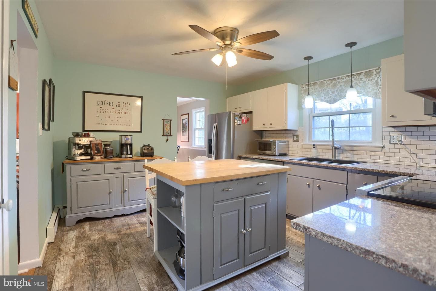 437 Appletree Road photo 12