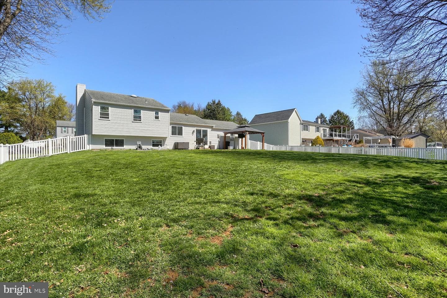 915 Derbyshire Avenue photo 33