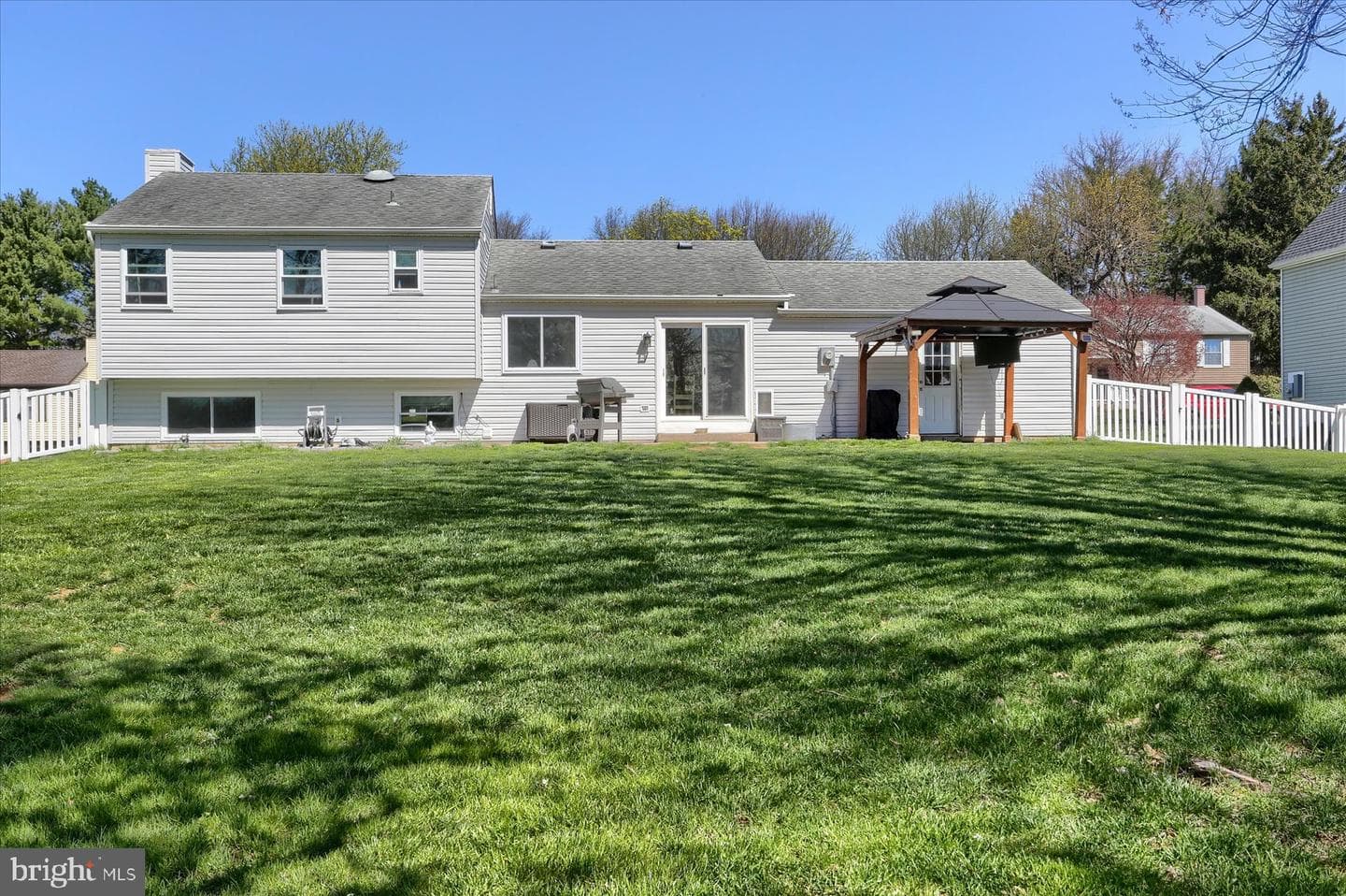 915 Derbyshire Avenue photo 36