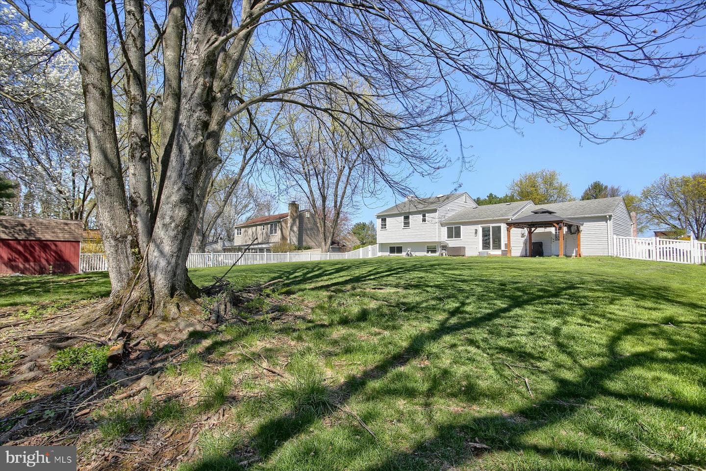 915 Derbyshire Avenue photo 37