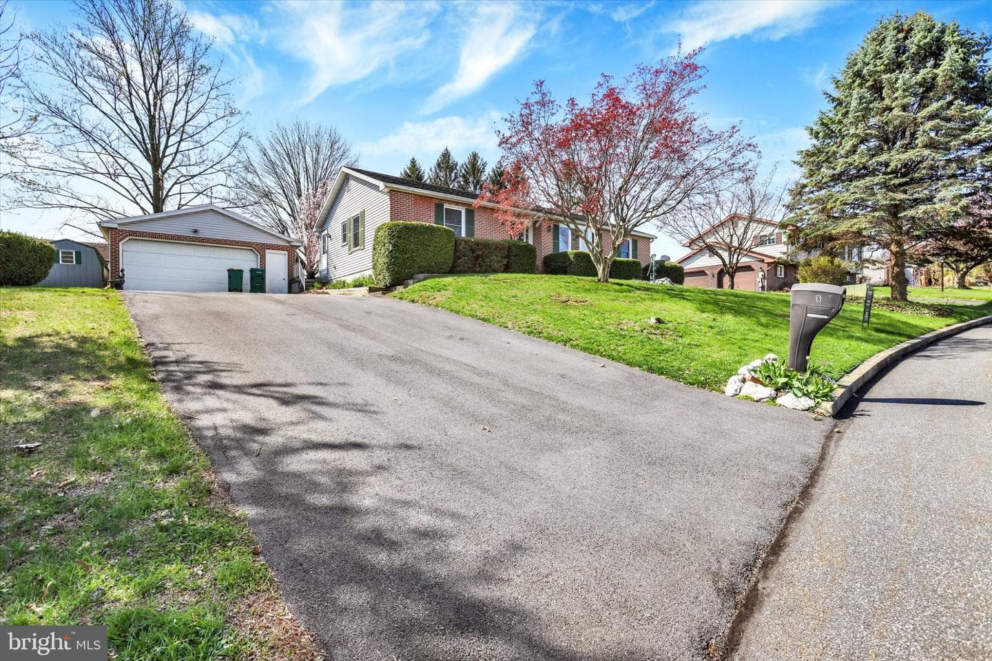8 Dogwood Drive photo 3