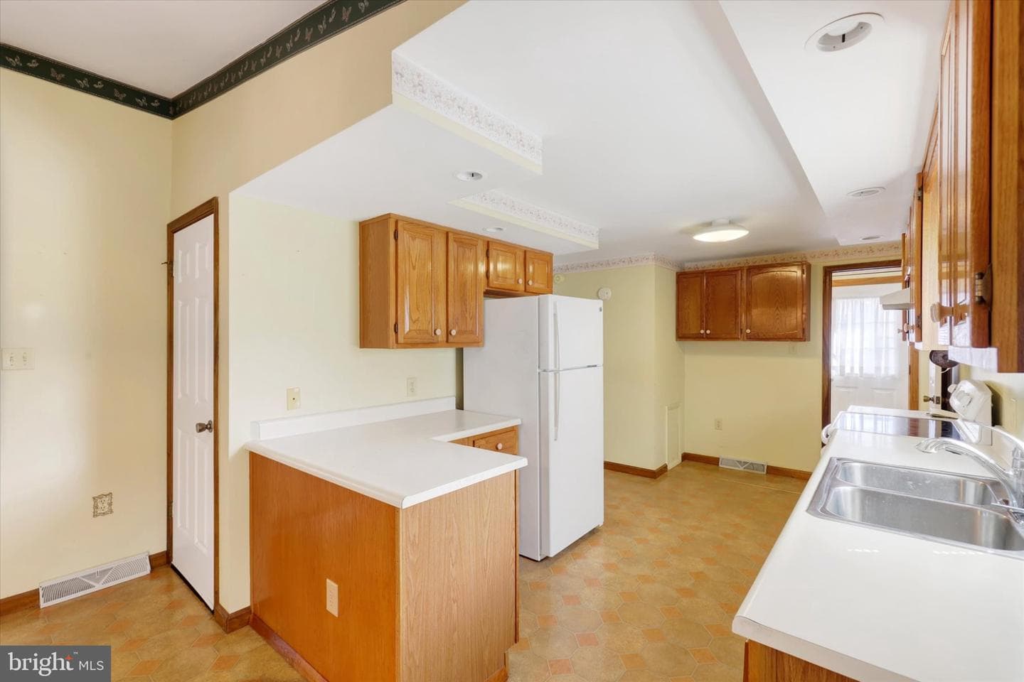 8 Dogwood Drive photo 9