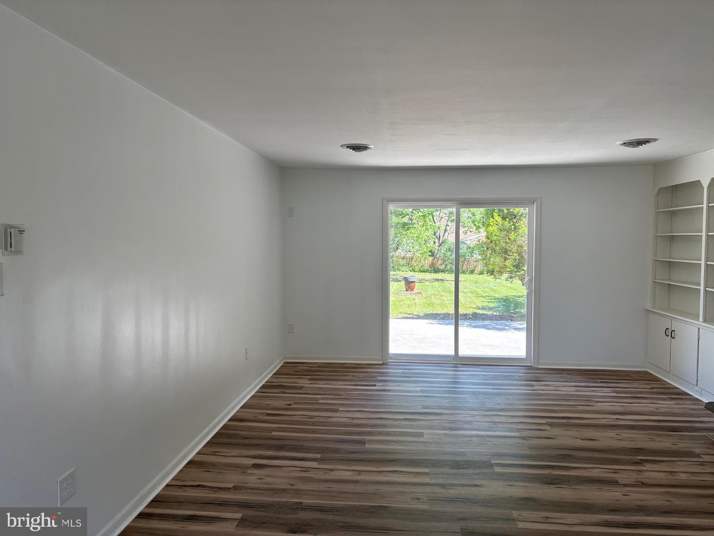 855 W North Street photo 6