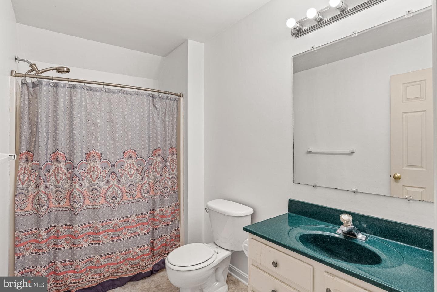 138 Westgate Dr photo 32